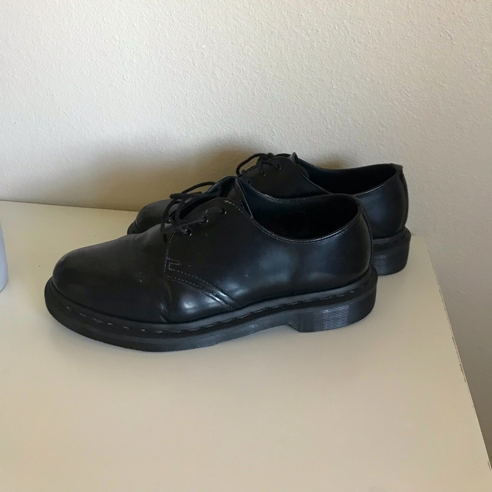 Doc 3-eye oxfords mono